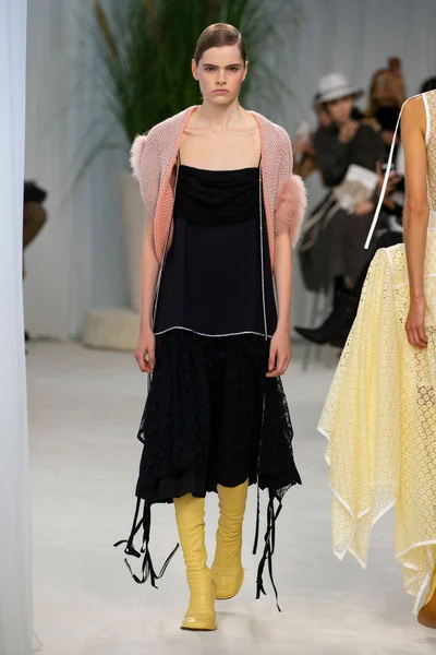 Look 9